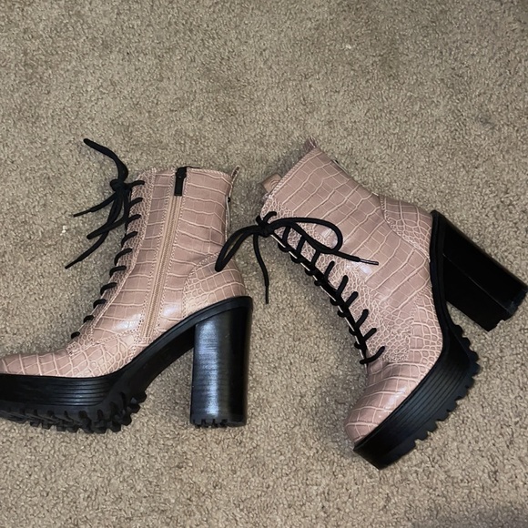 GUESS booties - Picture 5 of 9
